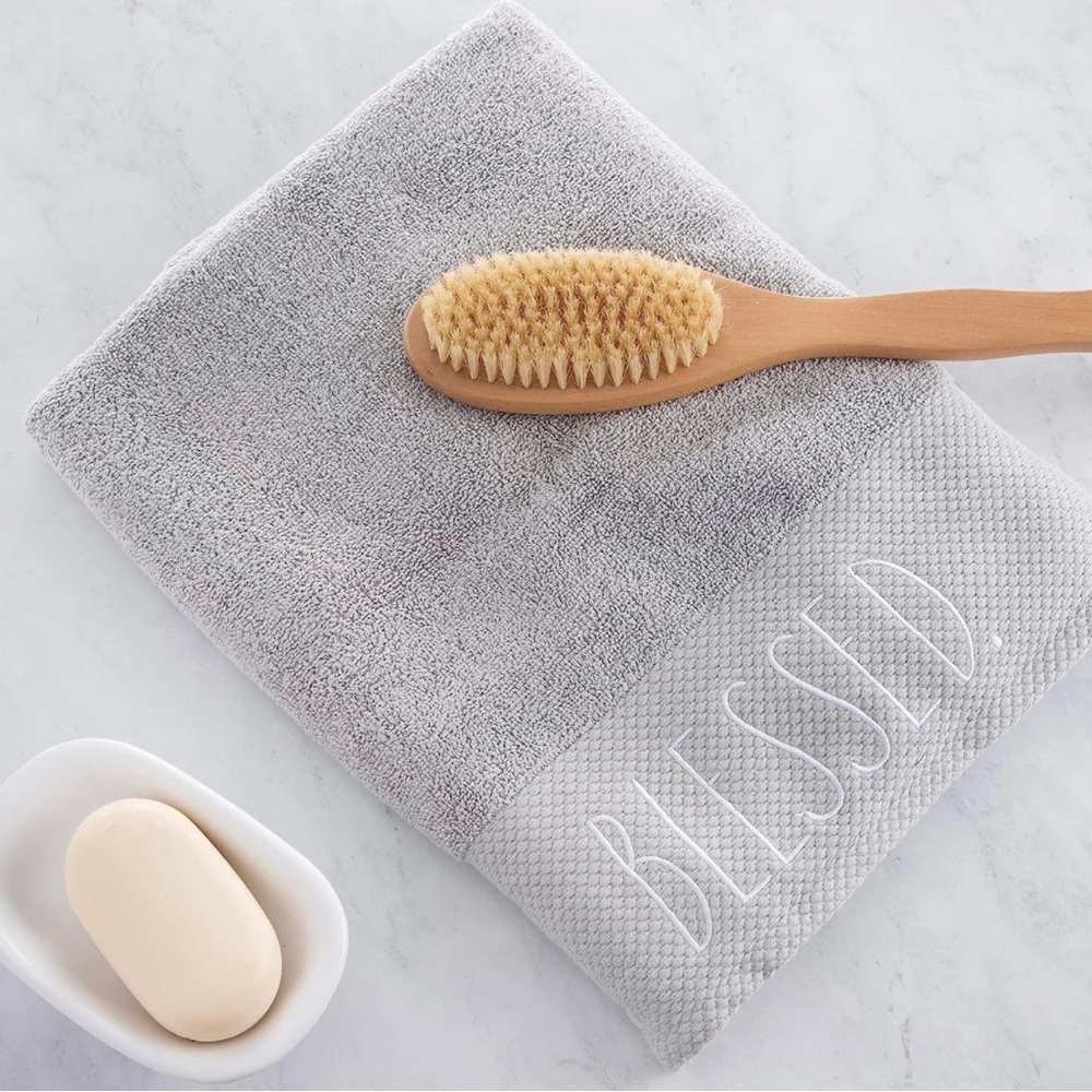 Rae Dunn Bath Towel